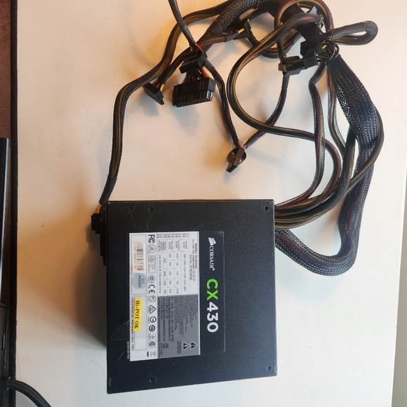 CORSAIR CX Series CX430, 430 Watt, 80+ Bronze Certified Non Modular Power Supply - Picture 3 of 5